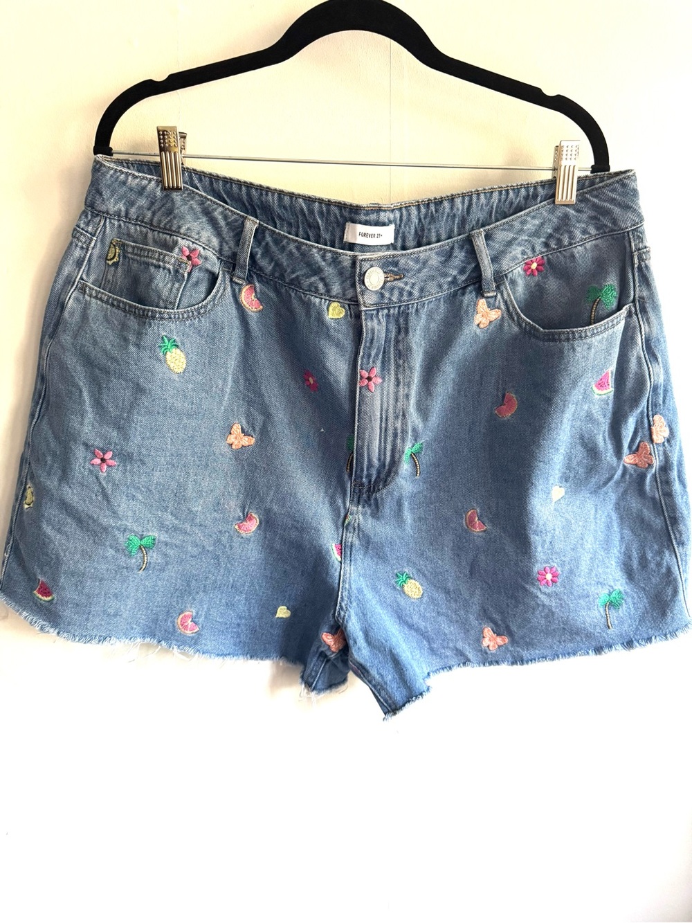 Embroidered Denim Womenโs Shorts - Light Blue